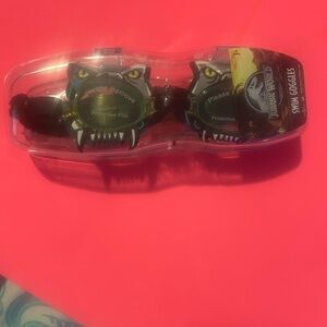 Jurassic World Swim Goggles‎